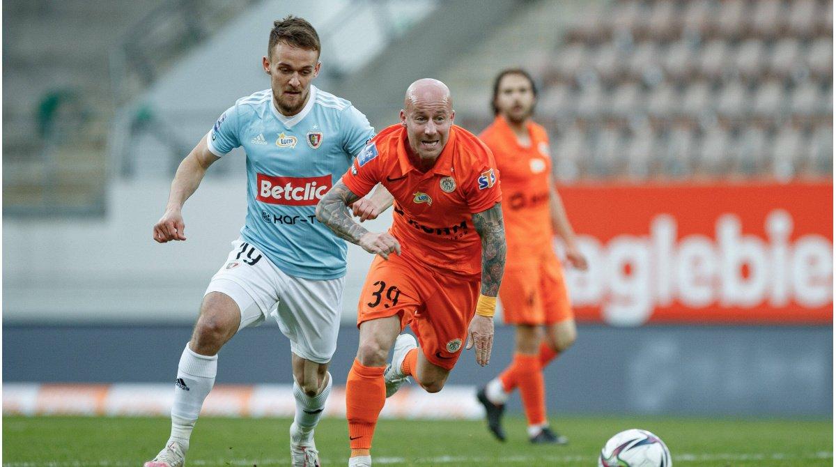 Miroslav Stoch, Altay ile anlaştı