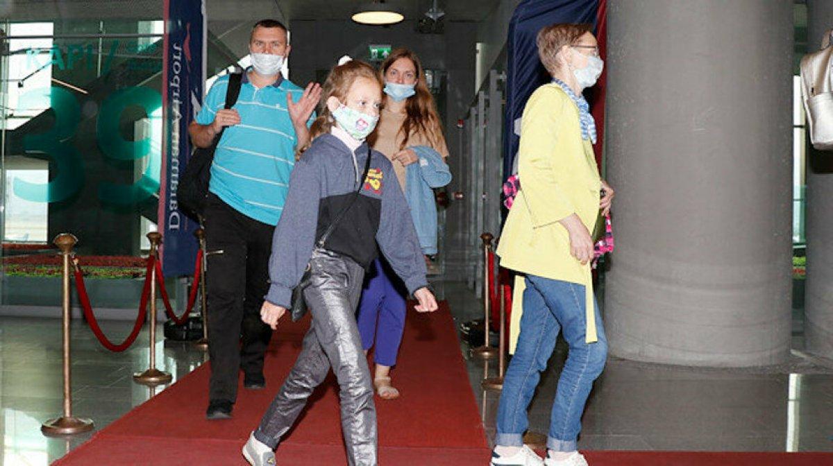 Antalya'ya 12 bin 200 Rus turistin gelmesi bekleniyor