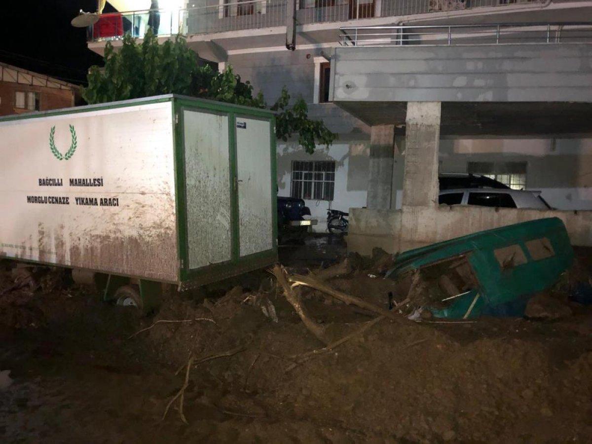 Aydın'da yaşanan selde suların yükseldiği anlar