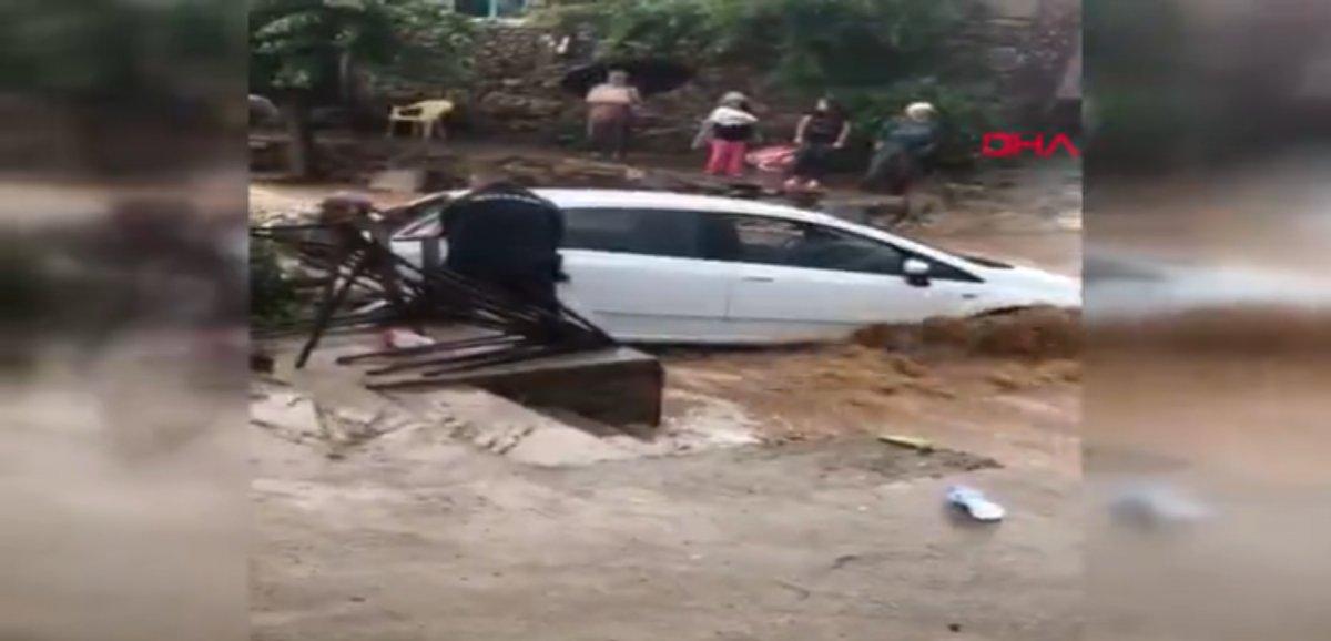 İzmir’de yağmur yağdı, kırsal alanlar sular altında kaldı