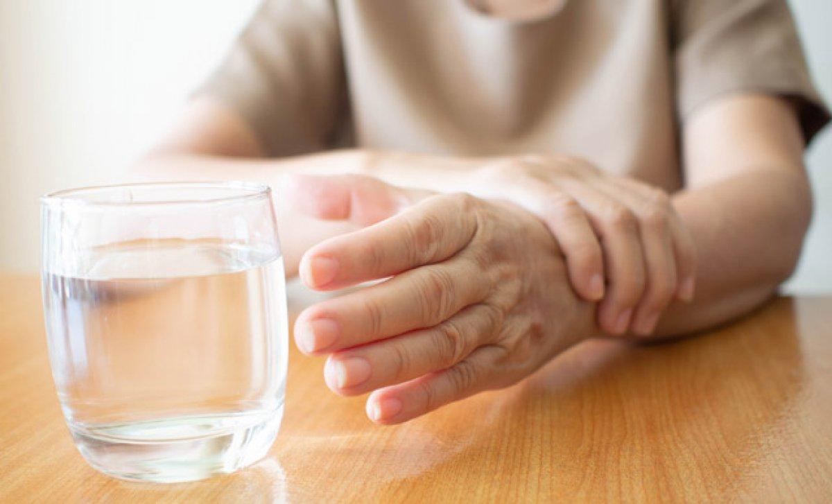 Gençlerde el titremeleri ciddiye alınmalı