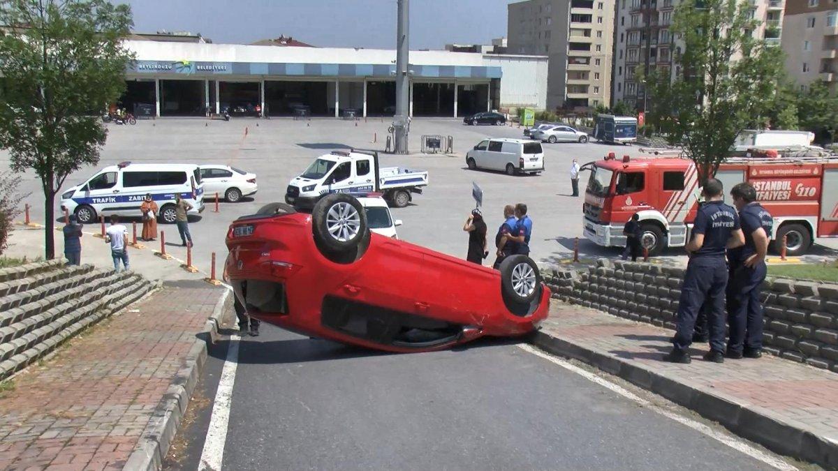 İstanbul'da direksiyon dersinde takla attı