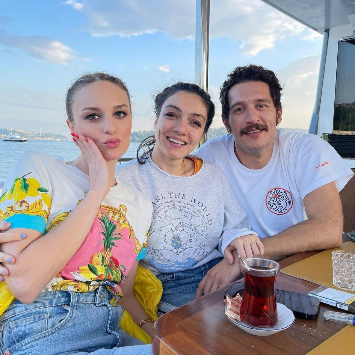 Merve Dizdar'ın keyfi yerinde