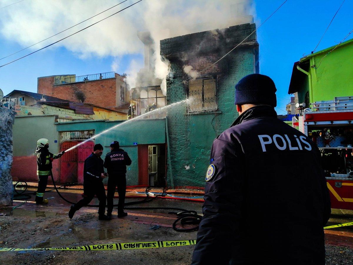 Konya'da yangında annesini kaybetti, iki eli bileklerinden kesildi