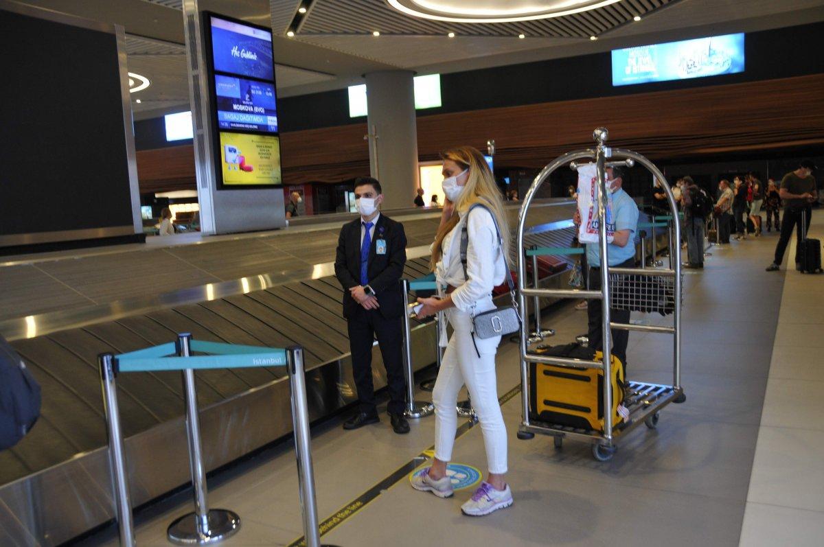 Rus turistler aylar sonra Türkiye'de