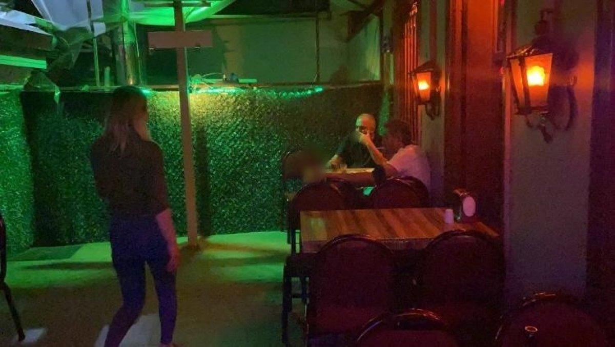 Bursa'da eğlence mekanına baskın yapıldı