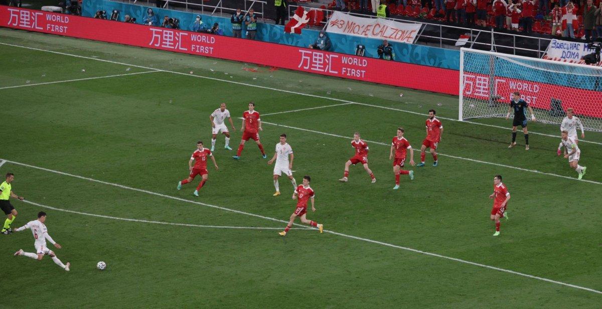 Danimarka Euro 2020'de Rusya'yı 4-1 yenerek tur atladı