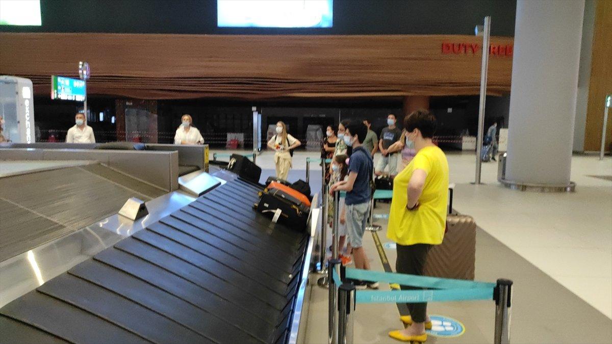 Rus turistler aylar sonra Türkiye'de