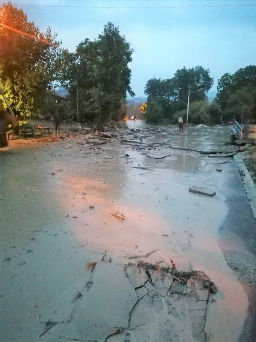 Denizli'de selin gelişini görüntülerken kaçtılar