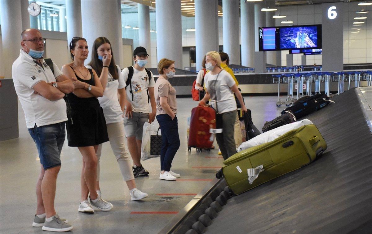 Rusya'dan ilk turist kafilesi Muğla'ya geldi