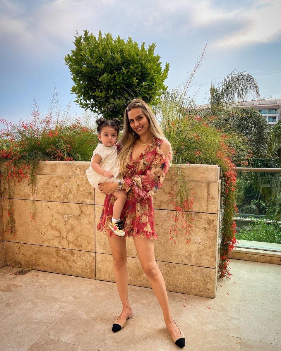 Mesut Özil'den kayınvalidesine 12 milyon TL'lik jest