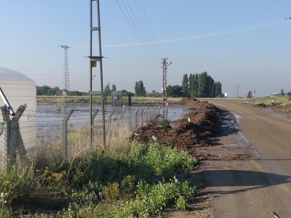 Ankara'da sağanak etkili oldu, dere taştı