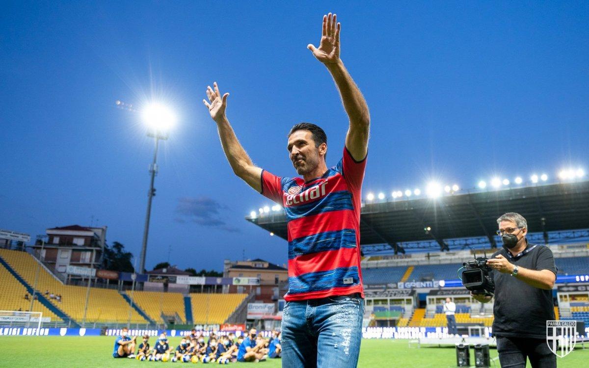 Juventus'tan ayrılan Gianluigi Buffon, Parma'ya döndü