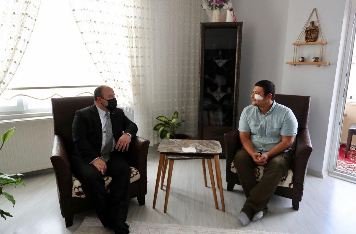 Mustafa Varank'tan saldırıya uğrayan İHA muhabirine ziyaret