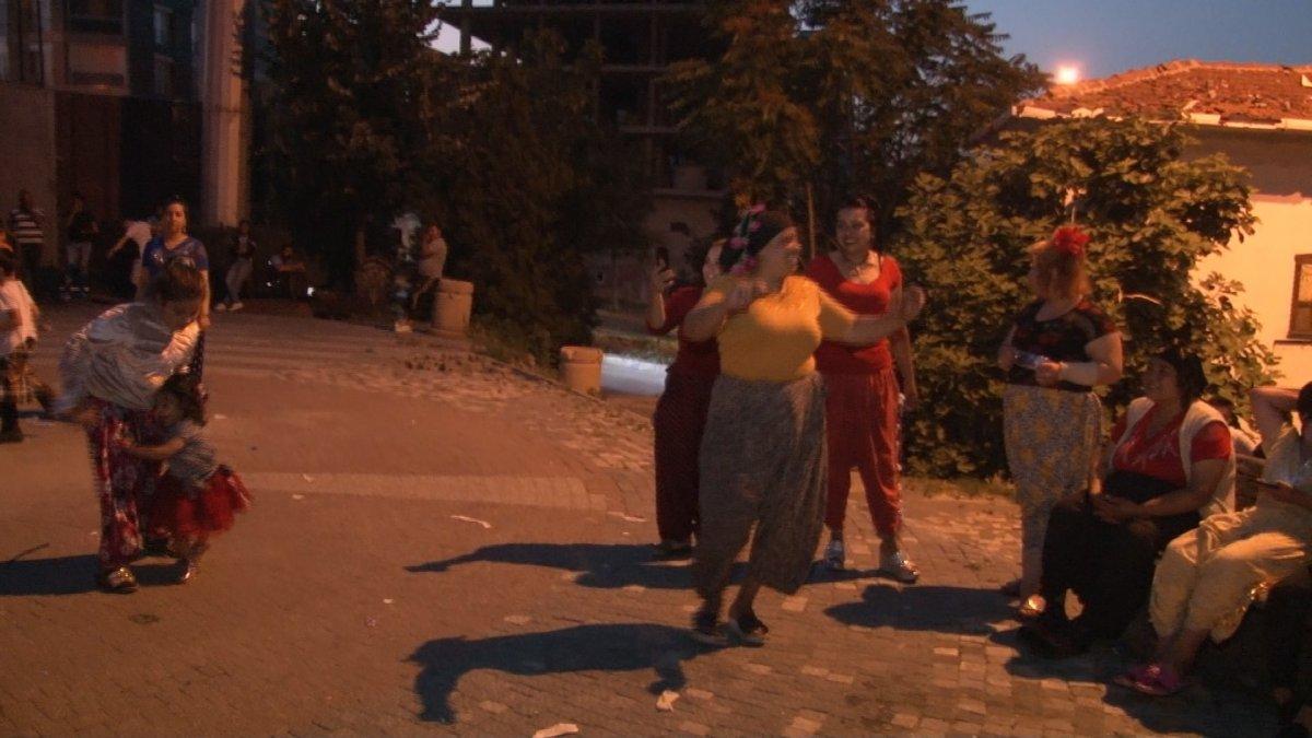 Beylikdüzü'ndeki Romanlar: 12'ye kadar eğlence yeter