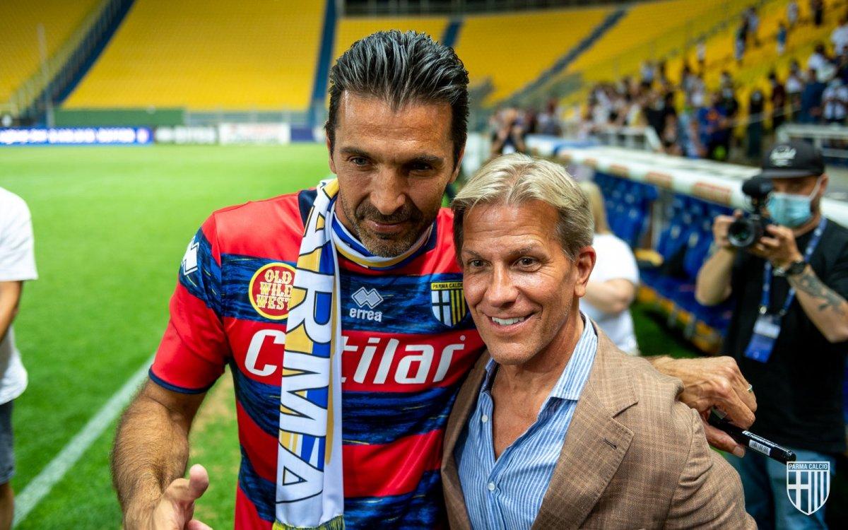 Juventus'tan ayrılan Gianluigi Buffon, Parma'ya döndü