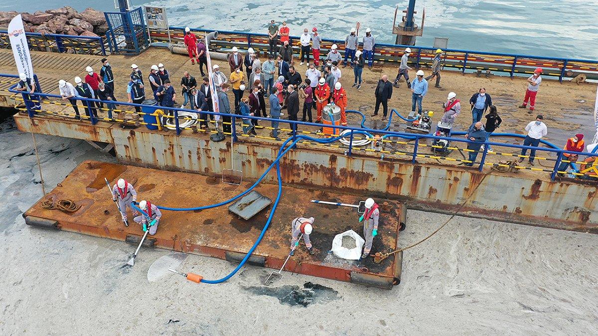 Murat Kurum: 5 bin 738 metreküp müsilajı Marmara'dan temizledik