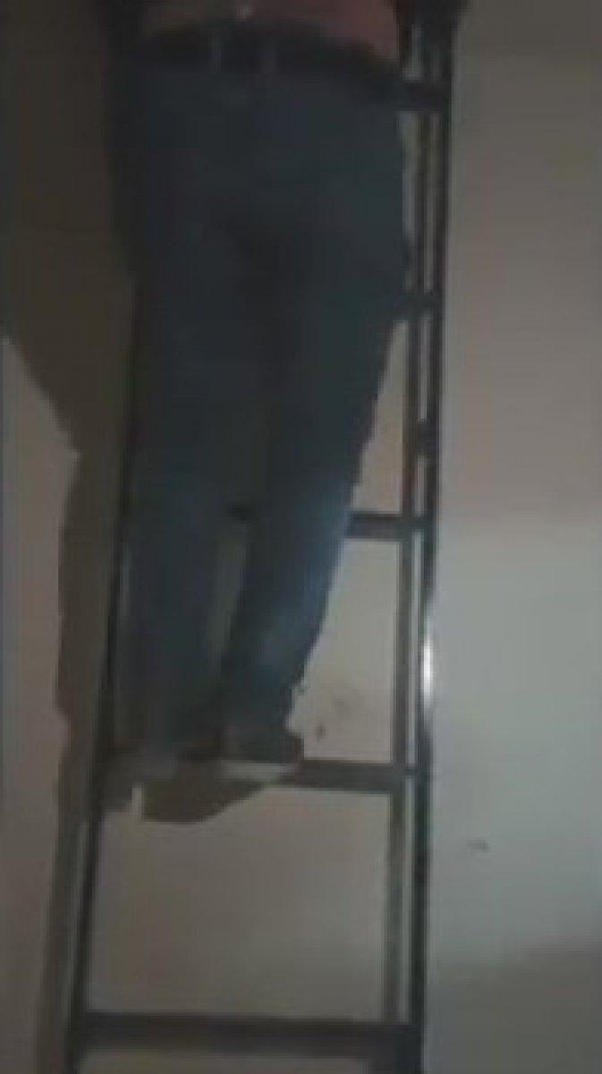 Ataşehir’de kumar baskını: Tavan arasına saklandılar