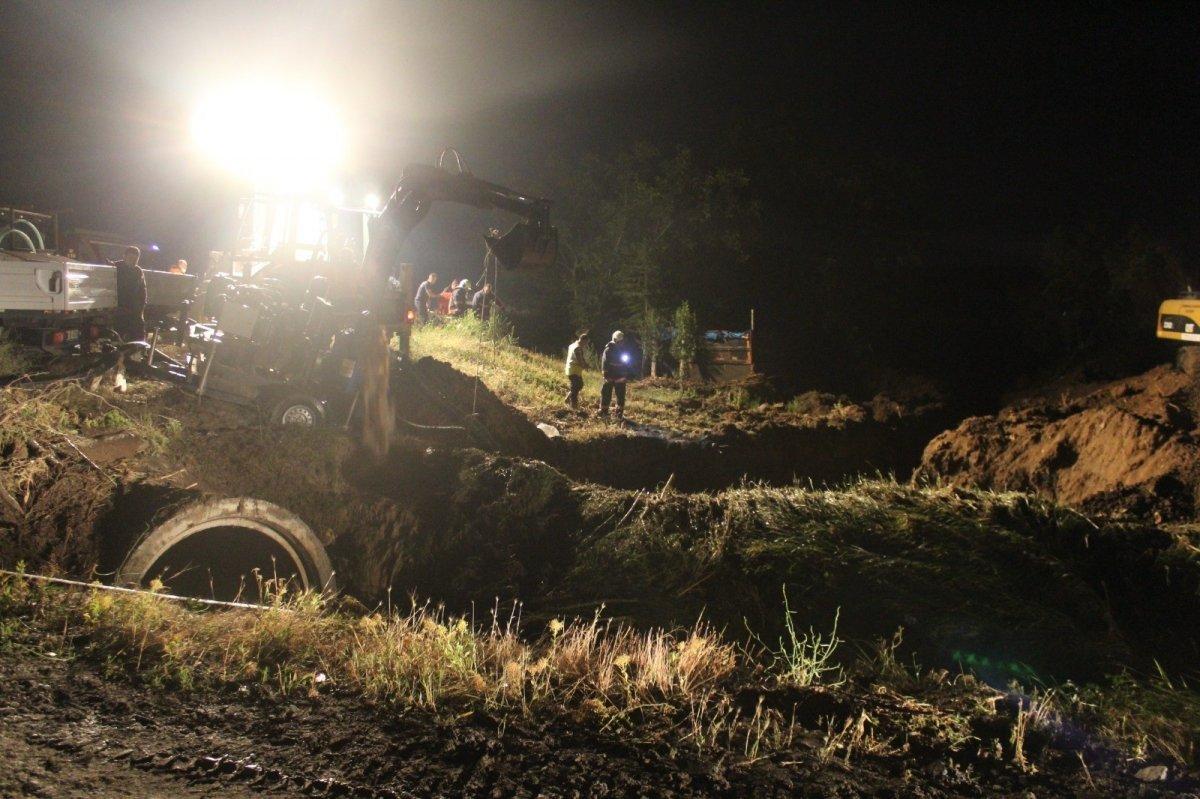 Ankara’da sağanak yağış dereyi taşırdı: 11 evi su bastı