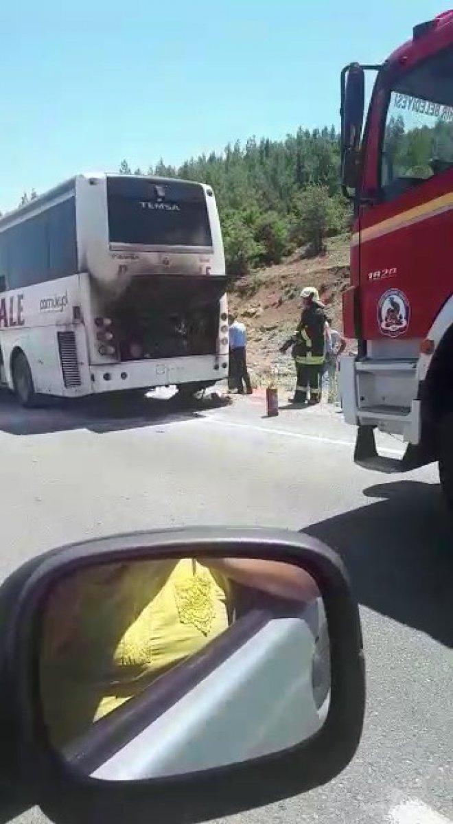 Denizli'de yolcu otobüsünde yangın çıktı
