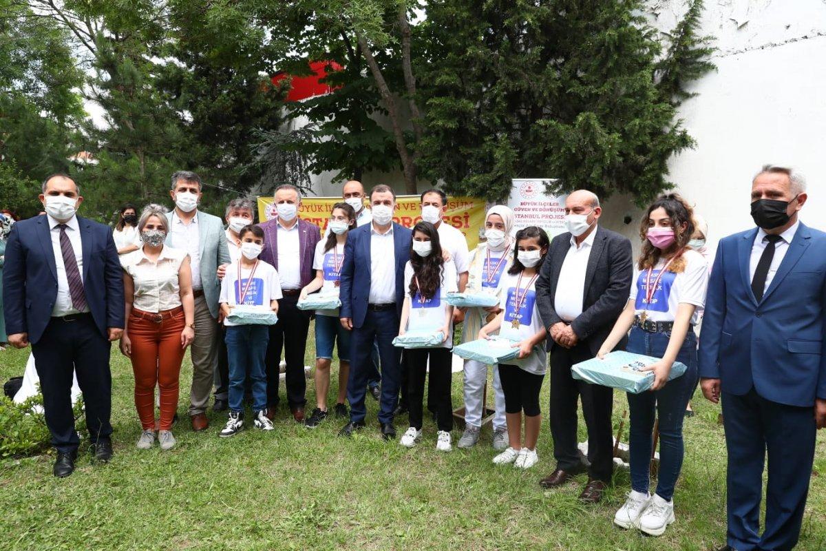 Bağcılar'da kitap okuma yarışması ödülleri sahiplerini buldu