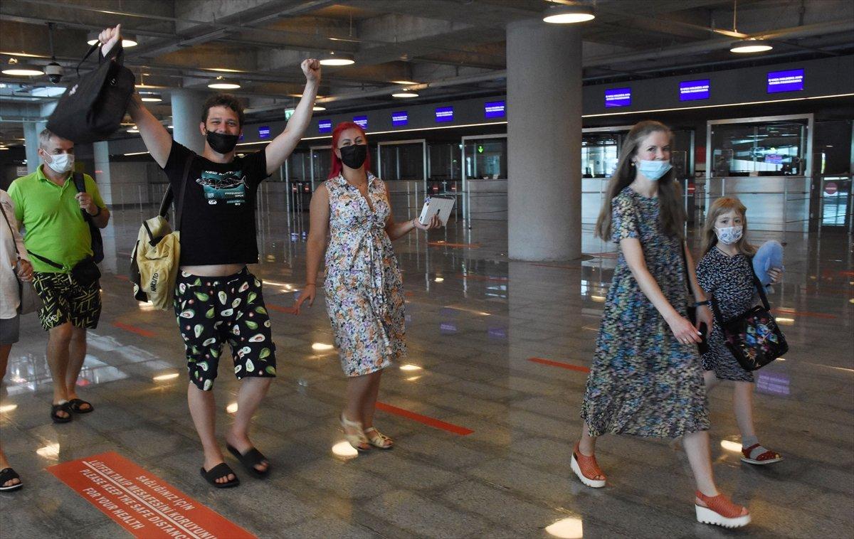 Rusya'dan ilk turist kafilesi Muğla'ya geldi