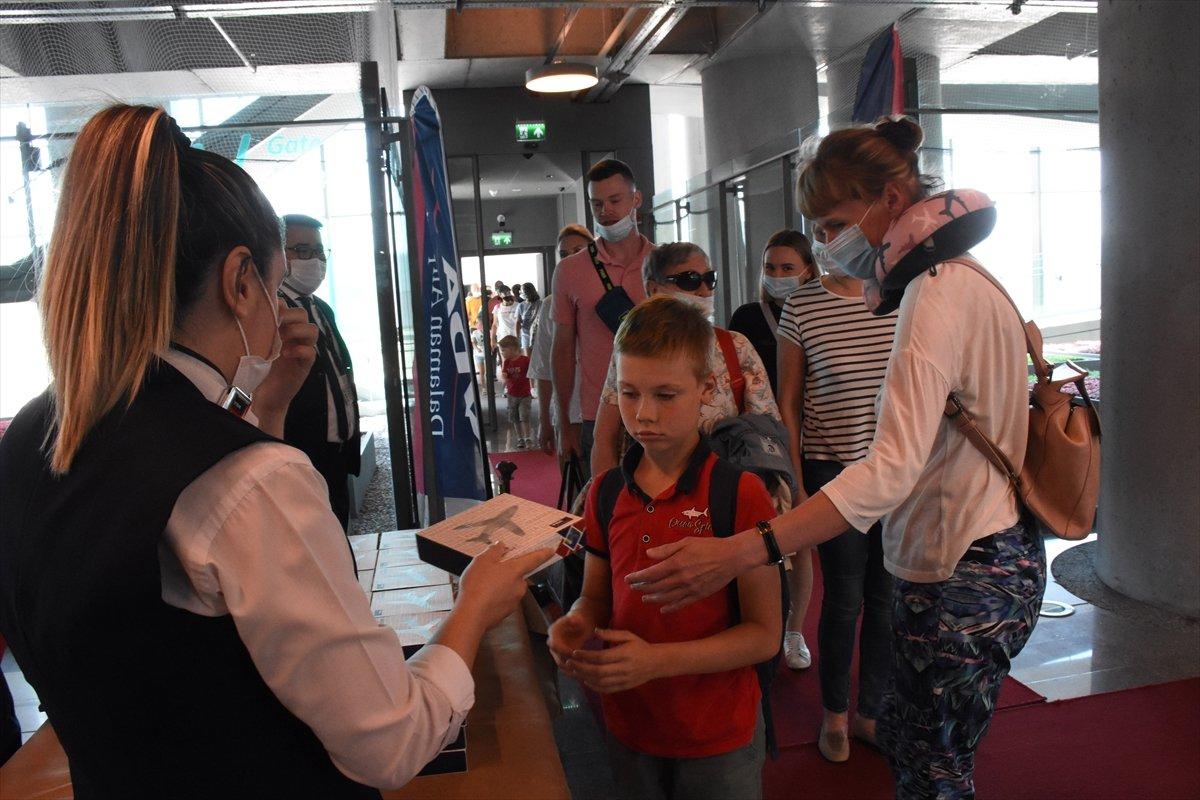 Rusya'dan ilk turist kafilesi Muğla'ya geldi