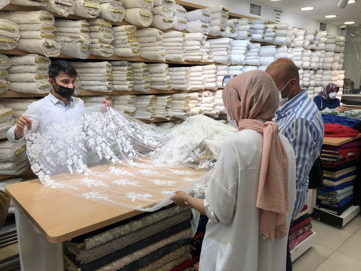 Kumaşçılarda yoğunluk başladı