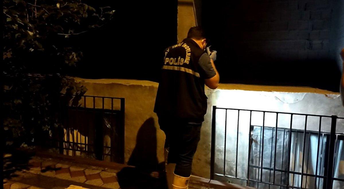 Sultangazi’de çocuklar kavga etti, aileler birbirine saldırdı