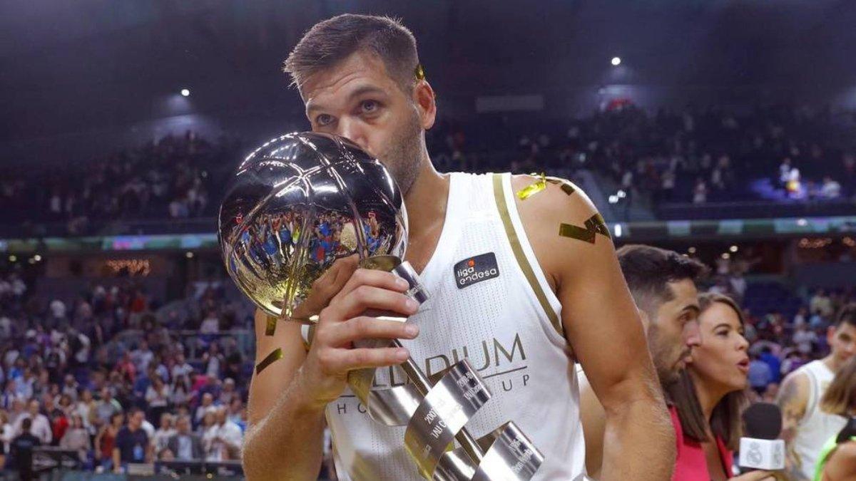 Real Madrid'de Felipe Reyes emekli oldu