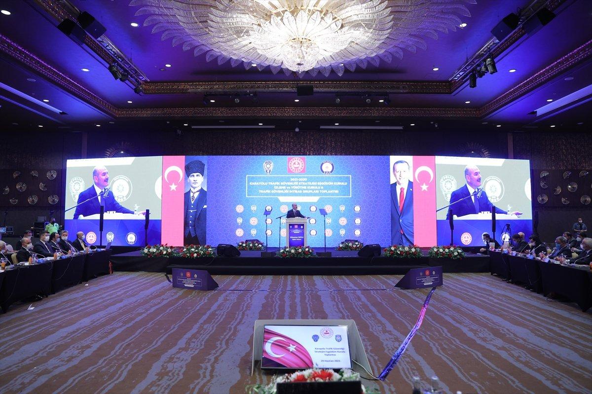 Süleyman Soylu: Otoyollarda hız limiti bir miktar artabilir