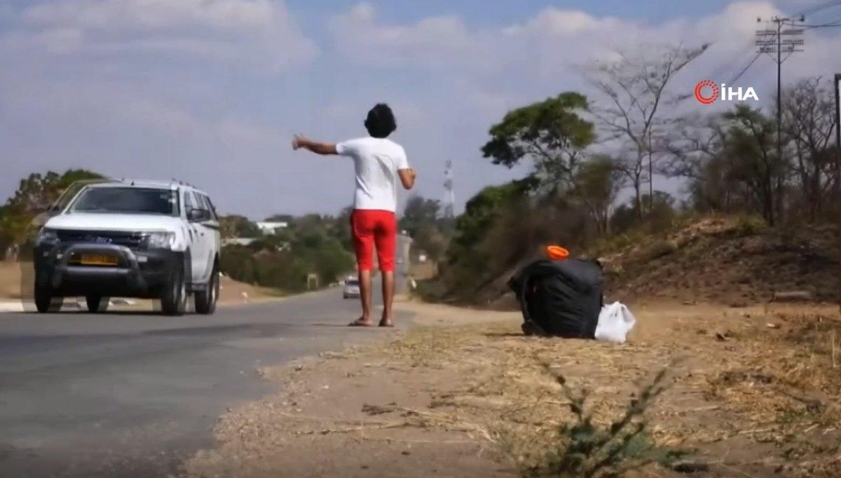 Bir diş fırçasıyla dünyayı gezdi