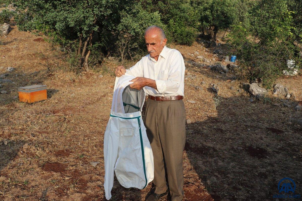2 bin 973 rakımlı Mereto Dağı'nda 25 yıldır arıcılık yapıyor