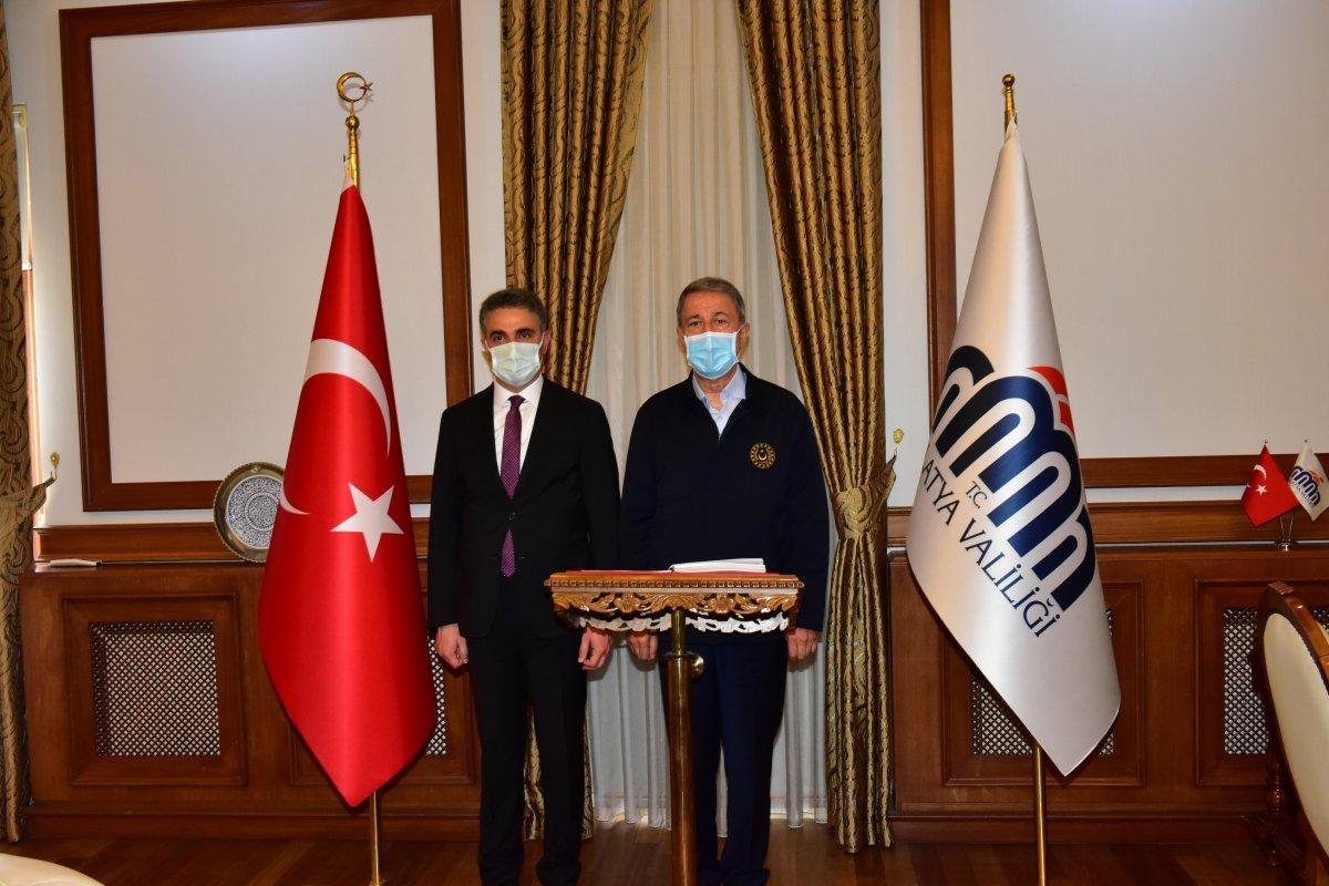 Hulusi Akar, Malatya'da esnafı ziyaret etti