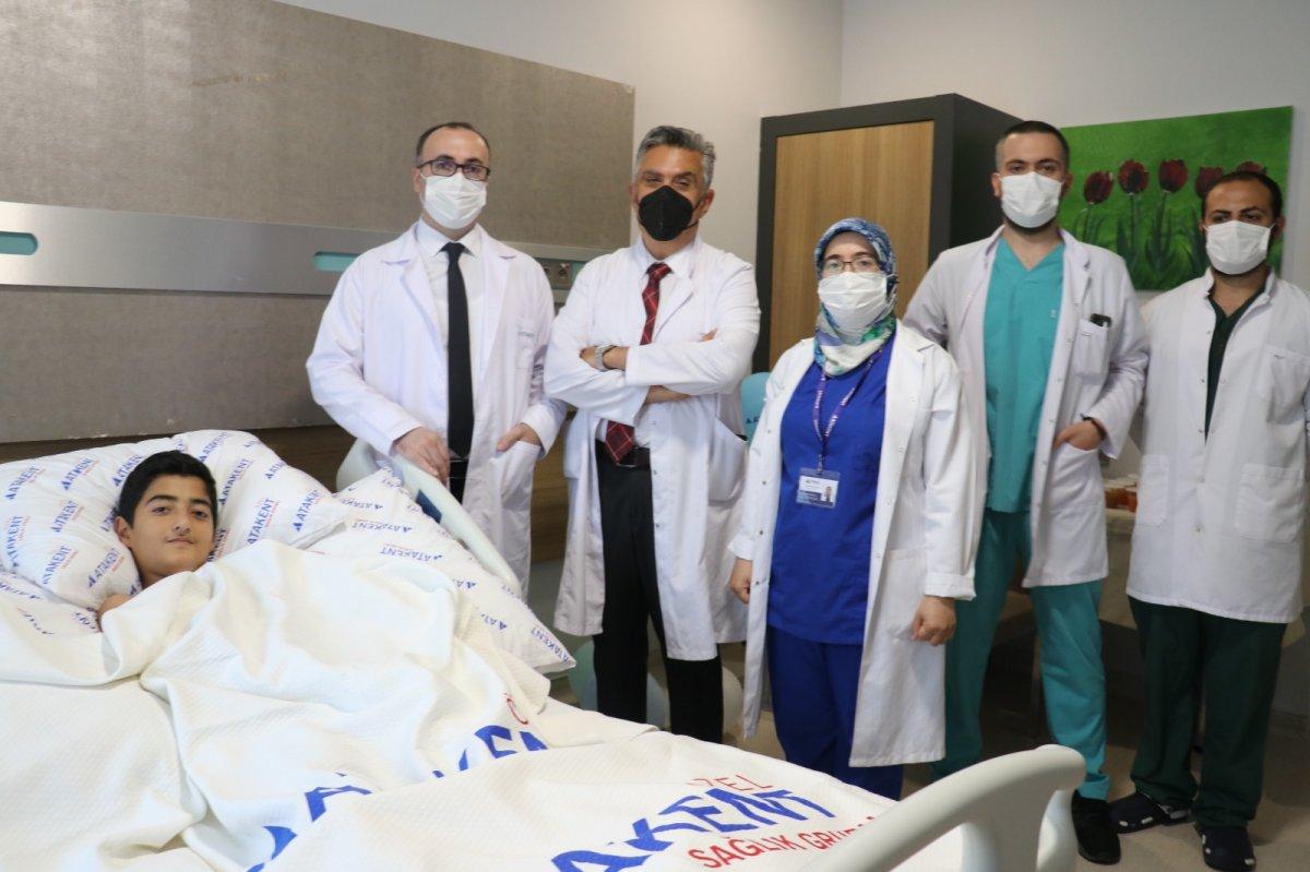 Yalova'da kalbine 13 santimetre korkuluk saplandı