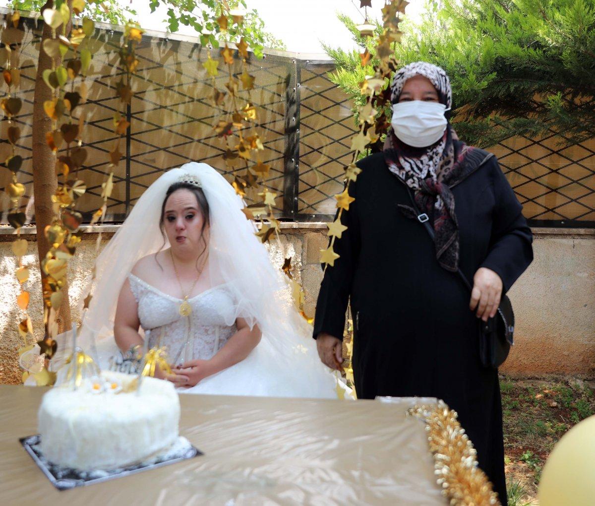 Gaziantep'te down sendromlu Tuğba'nın mutluluğu