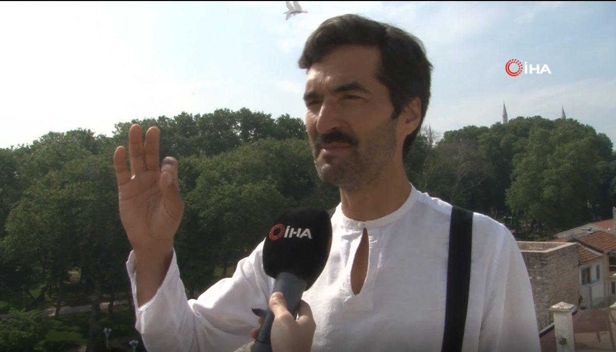 Bir diş fırçasıyla dünyayı gezdi