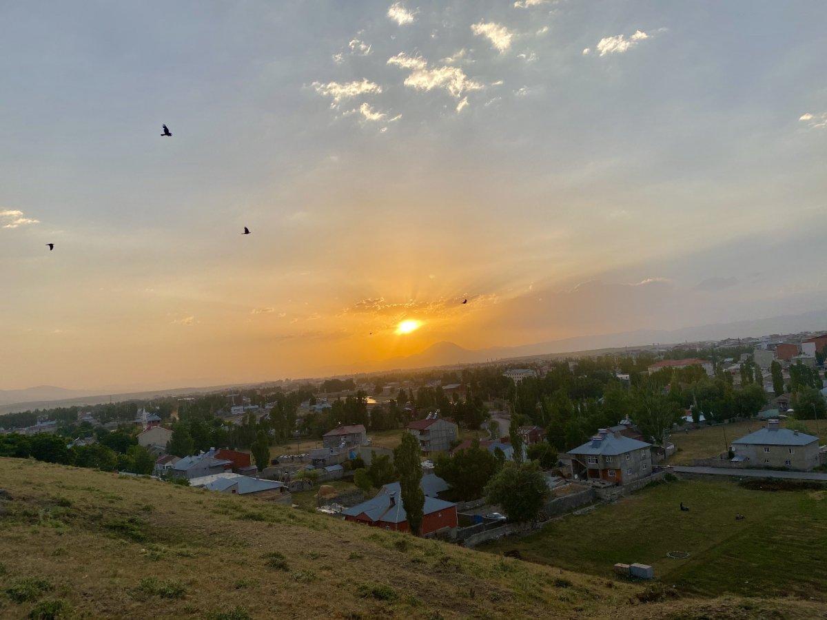 Ağrı'da başka olur gün batımı