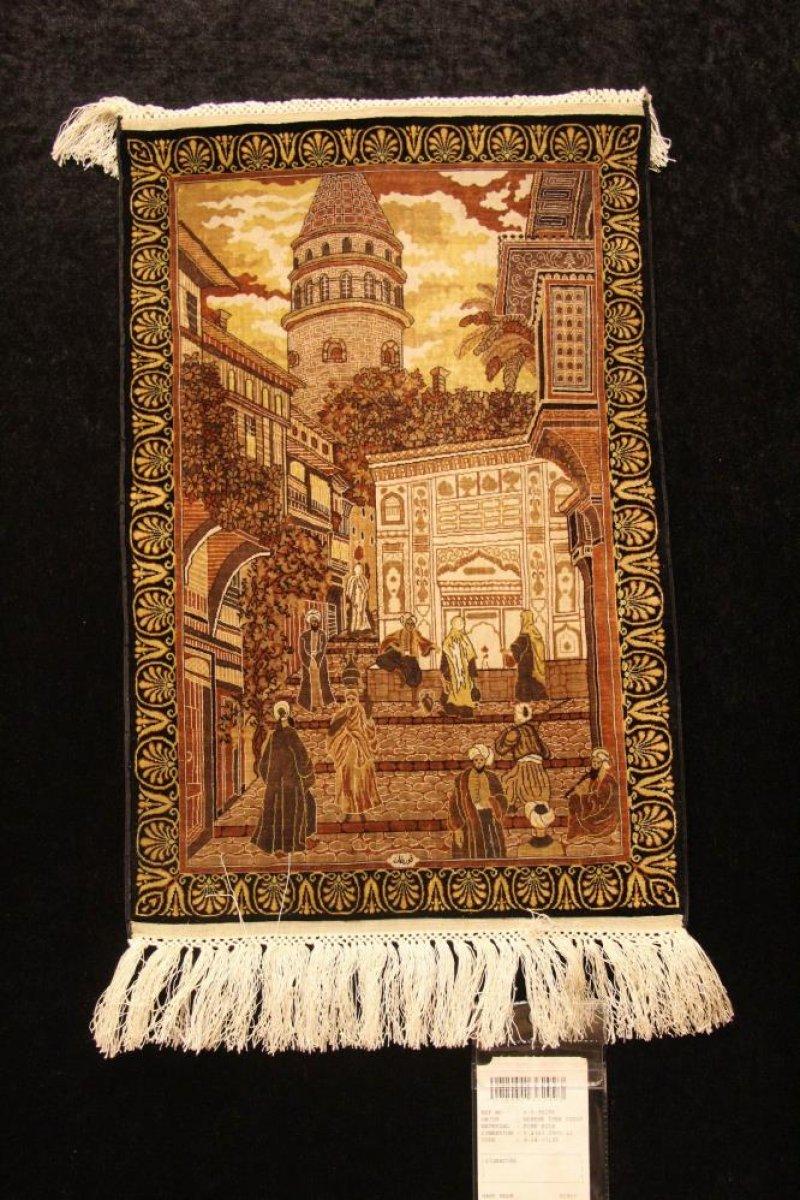 Nevşehir'de, 6 metrekare olan ipek halı 800 bin liradan satılıyor