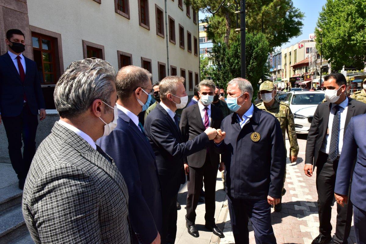 Hulusi Akar, Malatya'da esnafı ziyaret etti