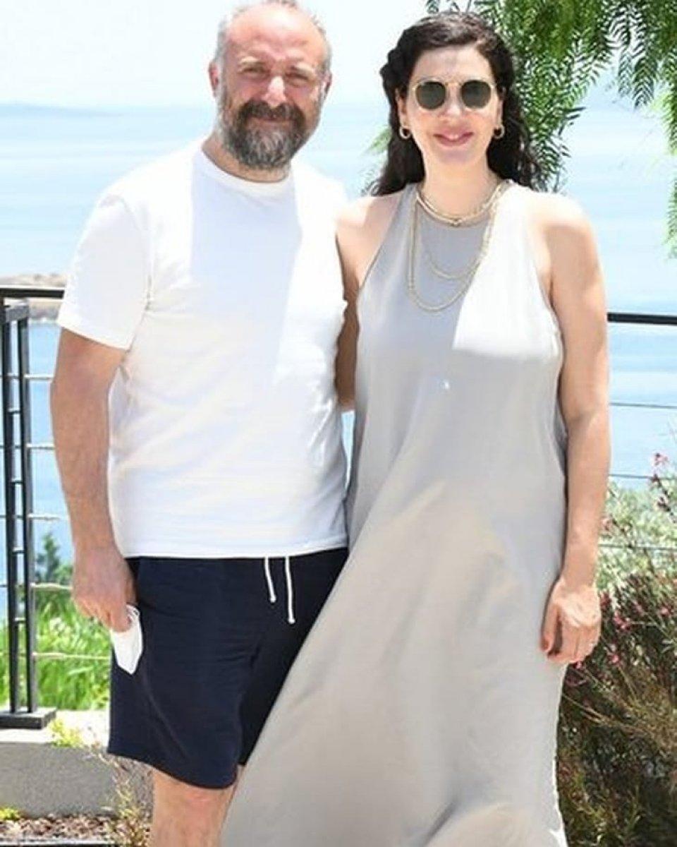 Bergüzar Korel'den 3'üncü hamilelik pozu