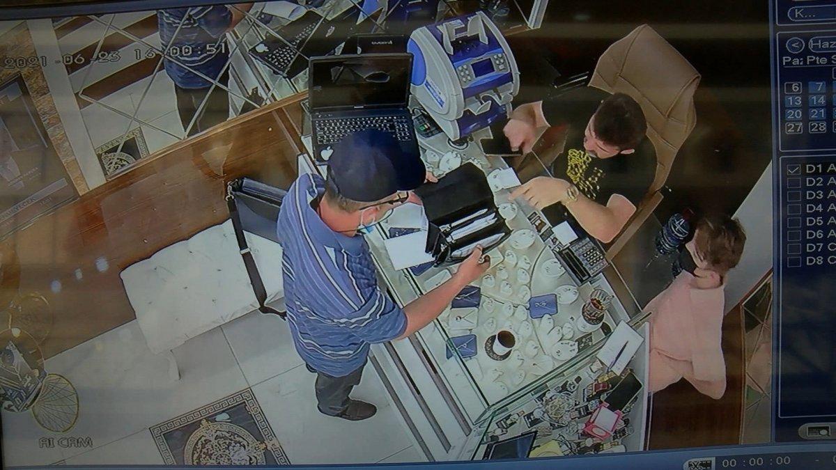 Küçükçekmece’de kuyumcu 800 bin lira dolandırıldı