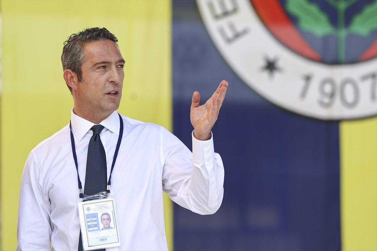 Fenerbahçe'de aidat ücretleri kavga çıkardı