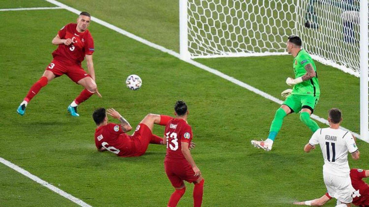 Jose Mourinho, Merih Demiral'ı istiyor