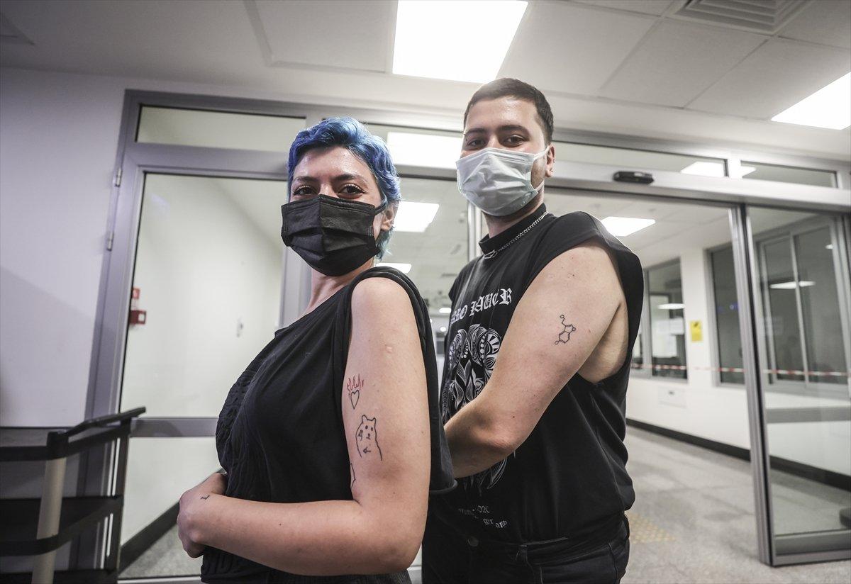 18 yaş ve üstündekiler aşılanmaya başladı