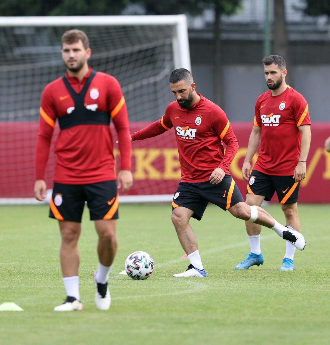 Arda Turan: Galatasaray'la para konuşmam