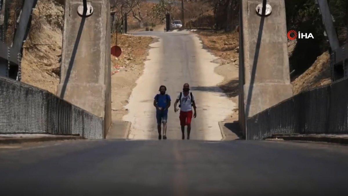 Bir diş fırçasıyla dünyayı gezdi