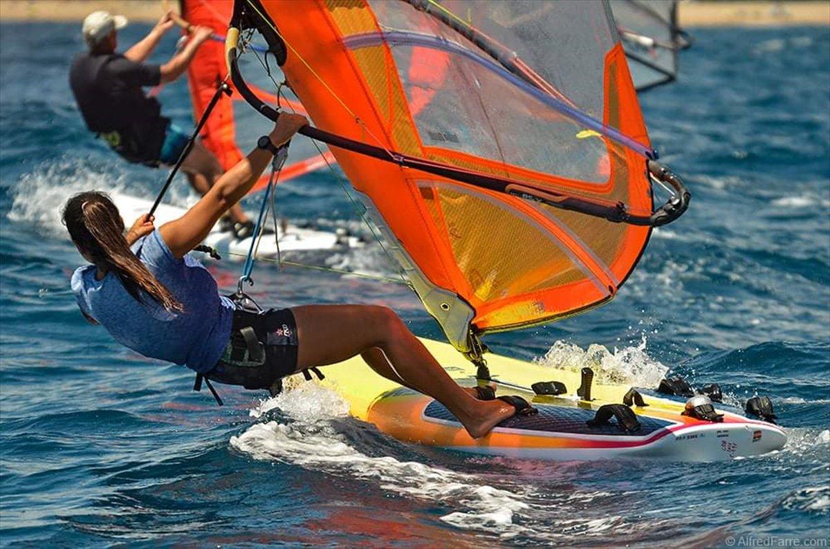 Milli sörfçü Dilara Uralp, İspanya'da ikinci oldu