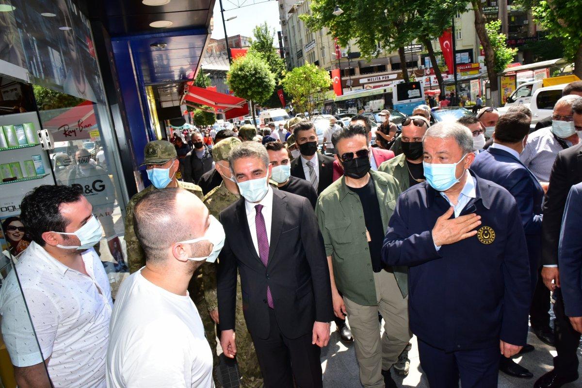 Hulusi Akar, Malatya'da esnafı ziyaret etti