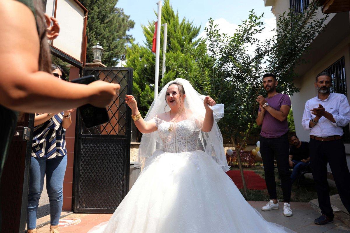 Gaziantep'te down sendromlu Tuğba'nın mutluluğu